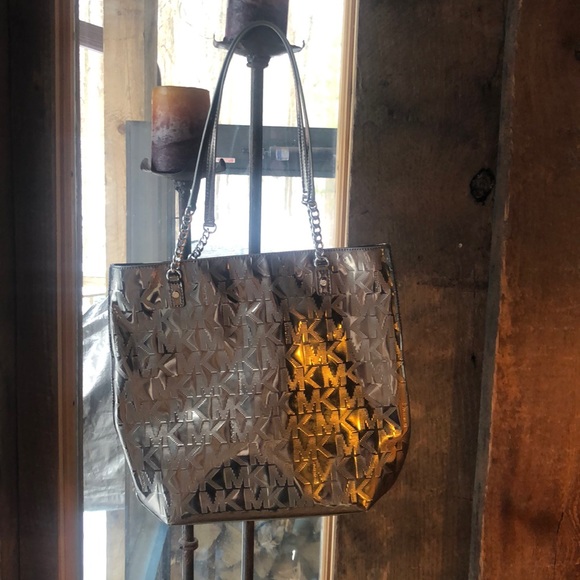 Michael Kors Handbags - Micheal kors purse